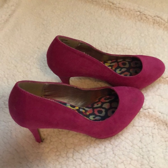 Pink Pumps - Picture 6 of 6